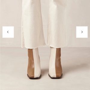 ALOHAS South Bicolor Leather Boot in Beige/Tan